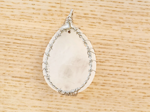 pendentif cristal de roche et arbre de vie